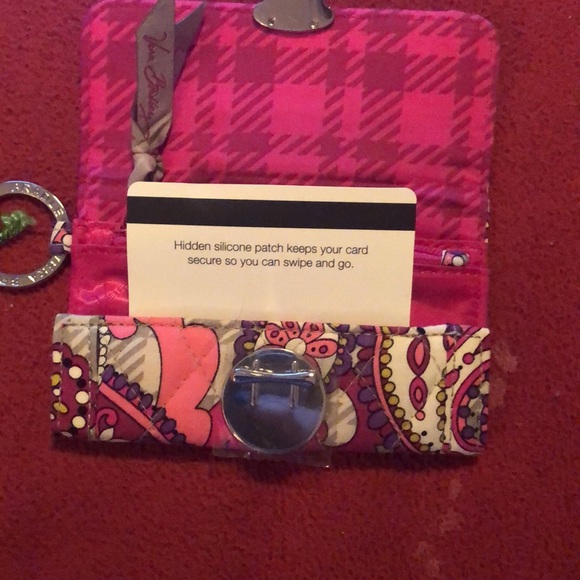 New Vera Bradley Paisley Meets Plaid Quick Swipe ID - Picture 3 of 4